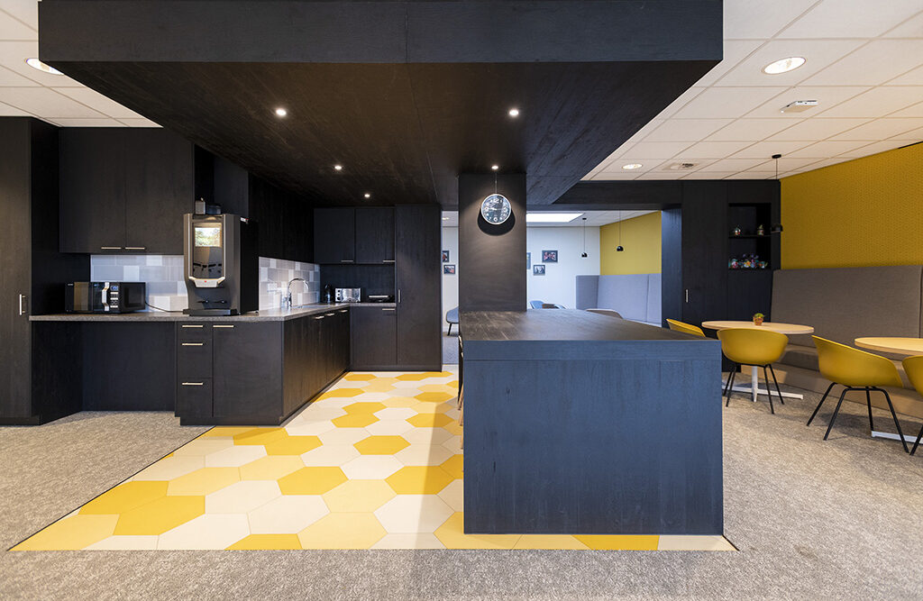 Praktijkcollege Tilburg - Docentenkamer | interik